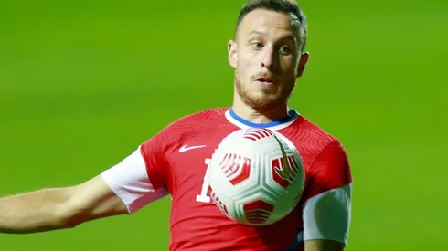 Sagredo repasa a Ángelo Henríquez en La Roja en medio de una crítica a Berizzo.