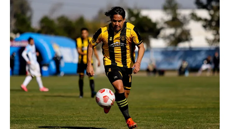 El volante de 43 años dejará el fútbol lleno de títulos.