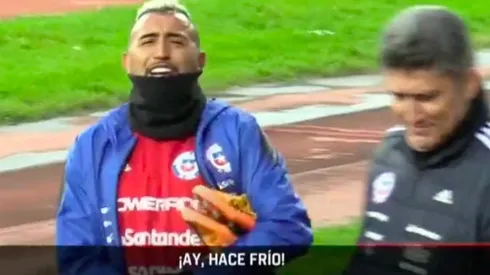 Arturo Vidal lo pasó mal con el frío en la práctica