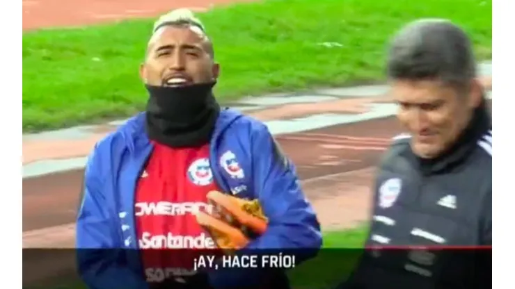 Arturo Vidal lo pasó mal con el frío en la práctica