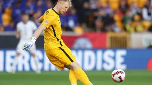 Ramsdale y la solución para los hinchas por la ausencia de cerveza en Qatar 2022.