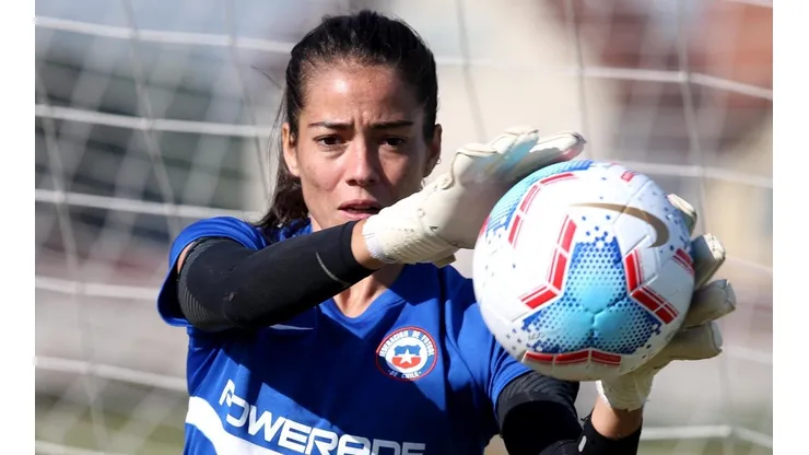 Ryann Torrero entrenando con la Roja