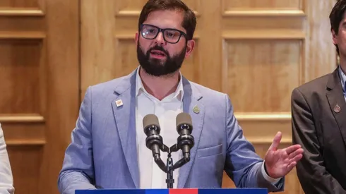 Boric por tarifa del transporte público: "congelamiento no es sostenible"