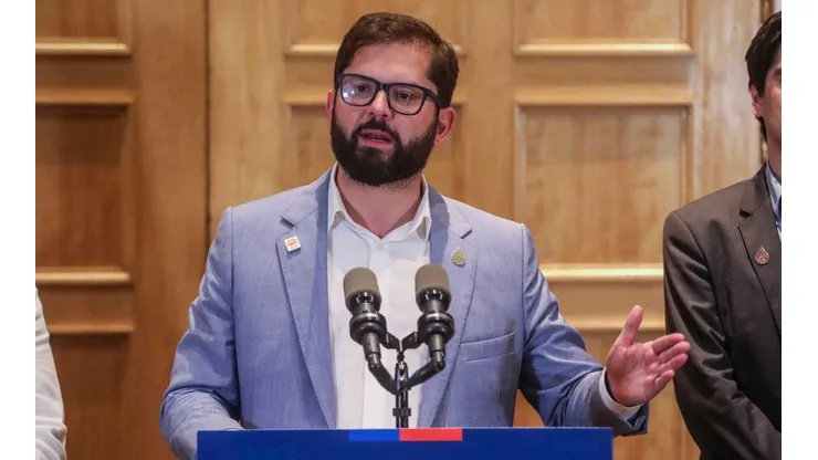 Boric por tarifa del transporte público: "congelamiento no es sostenible"