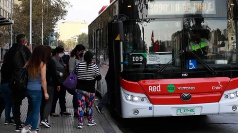 Presidente Boric confirma alza del pasaje en el transporte público