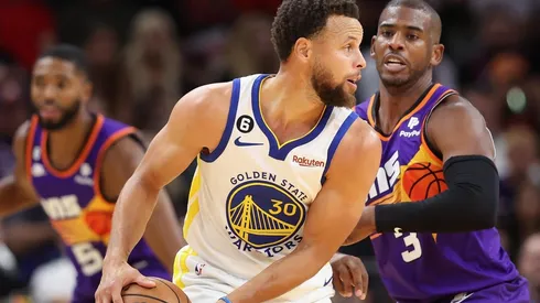 Warriors y Suns animan un partidazo por la fase regular de la NBA.