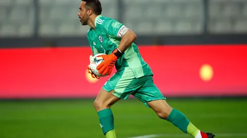 Claudio Bravo vuelve a jugar por la Roja por primera vez desde marzo