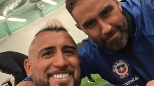 Arturo Vidal y Claudio Bravo expelen buena onda en Polonia en su reencuentro por la Roja. (Instagram Stories).