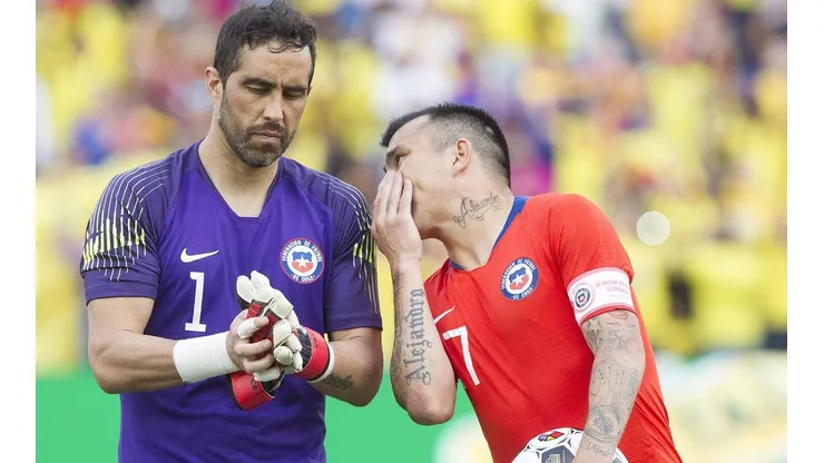 Medel o Bravo capitán: Berizzo juega al misterio en el regreso del arquero a la Roja.