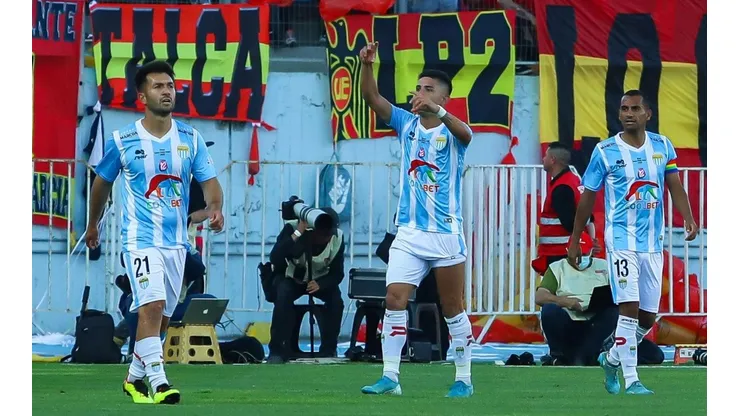 Felipe Flores celebra su gol ante Unión Española