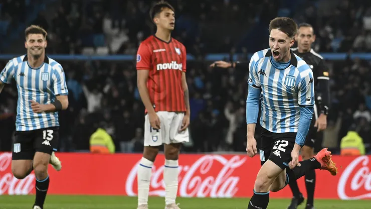 Racing hace lo que quiere con Huachipato en el Cilindro.