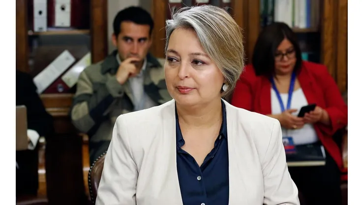 Jara: “no hay nada más ideológico que seguir defendiendo las AFP"