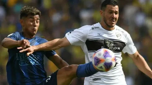 El defensor se suma a Fernando De Paul como refuerzo de Colo Colo.