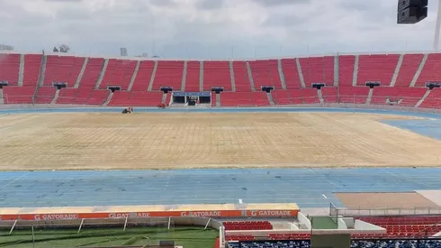 Así luce la cancha del Estadio Nacional