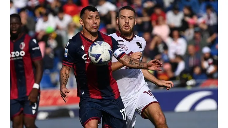 El Pitbulla lleva la jineta de capitán en el Bologna de Italia.