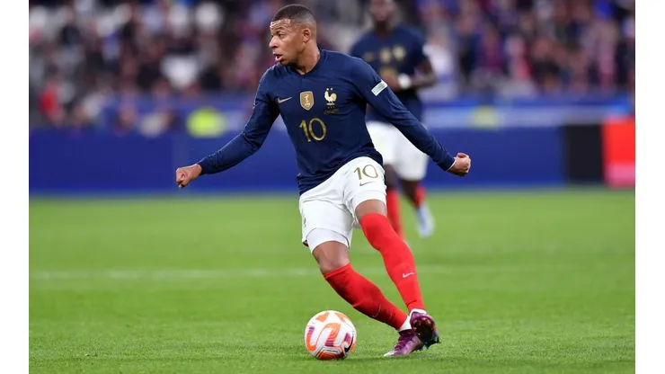Mbappé habló sobre los insultos racistas que recibió y que lo llevaron a pensar en dejar la selección francesa.