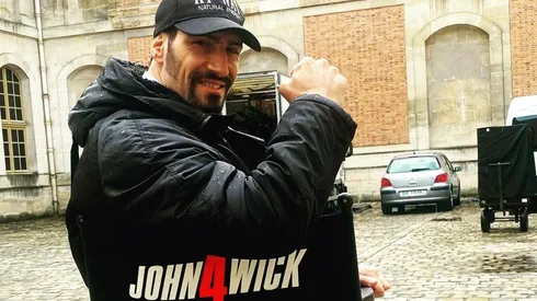 Marko Zaror en el set de John Wick 4.