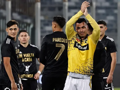 Esteban Paredes recibe homenaje por su trayectoria