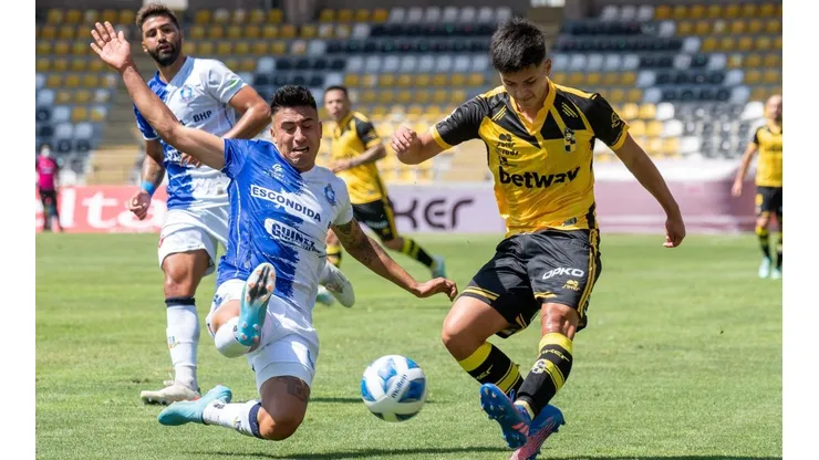 Coquimbo reacciona ante una jugada que podría beneficiar a Deportes Antofagasta.
