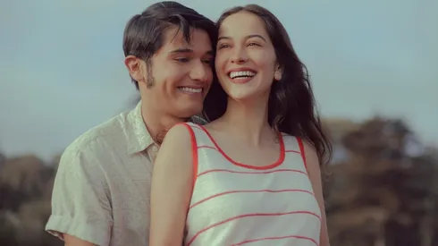 Mario (Andrew Bargsted) y Beatriz (Vivianne Dietz) en Ardiente Paciencia, de Netflix.