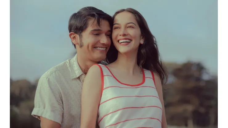 Mario (Andrew Bargsted) y Beatriz (Vivianne Dietz) en Ardiente Paciencia, de Netflix.