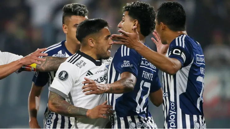 Junior de Barranquilla provocó a Colo Colo en la previa del partido.