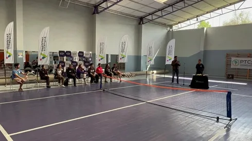 Bettersport, en conjunto con la municipalidad de Vitacura, hicieron una clínica de tenis para personas ciegas a cargo del argentino Eduardo Raffetto. (Comunicaciones Bettersport).