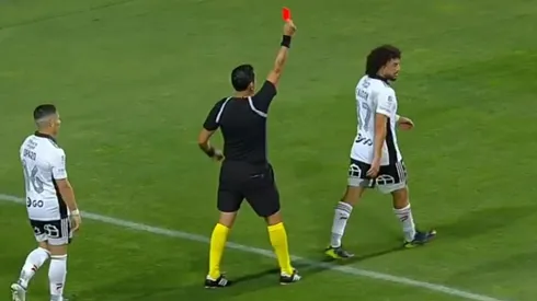 El momento de la expulsión para Maxi Falcón en Colo Colo.