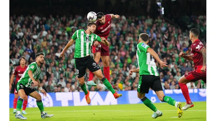 Betis empató con Sevilla y cayó goleado ante Valencia antes de la pausa por el Mundial de Qatar 2022. Ahora piensan en los amistosos con River Plate y Colo Colo.