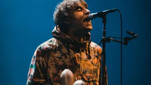 Liam Gallagher en el escenario del Movistar Arena, de Chile.