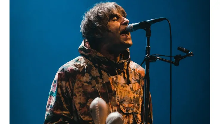 Liam Gallagher en el escenario del Movistar Arena, de Chile.
