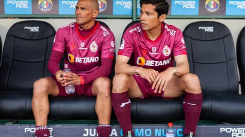 Humberto Suazo y Matías Fernández dejan La Serena. ¿Se acercan al retiro?