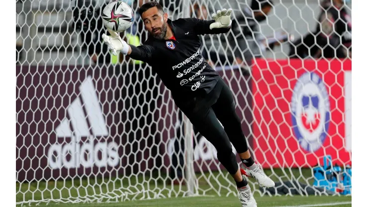 Claudio Bravo vuelve a las citaciones para enfrentar a Polonia y Eslovaquia.
