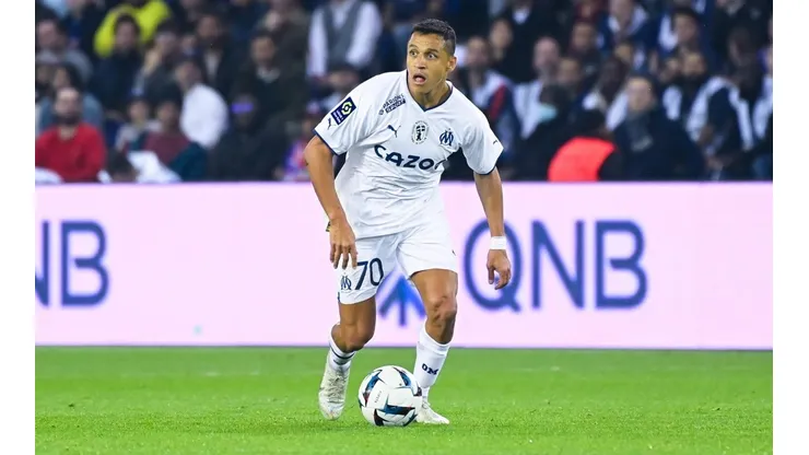 Alexis Sánchez está cansado de jugar solo en la delantera del OM