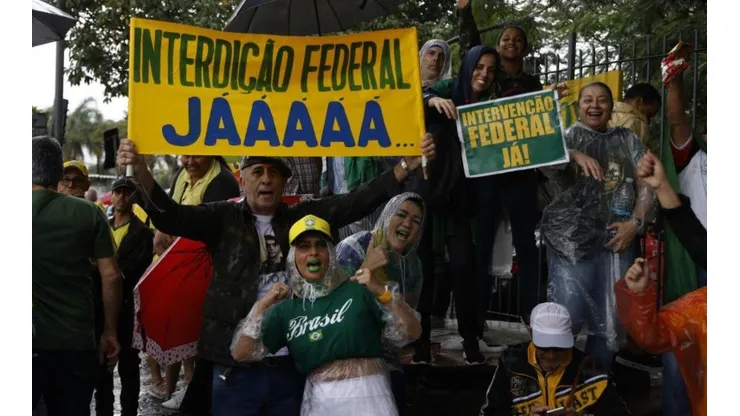 Manifestantes pro Bolsonaro piden golpe de Estado en Brasil