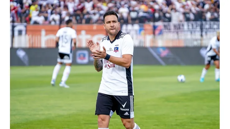 Matías Zaldivia recibe con emoción los aplausos que la hinchada de Colo Colo le dedicó el domingo 30 de octubre ante O'Higgins. ¿Le habrá sabido a despedida?