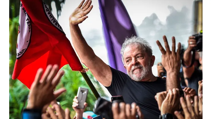 El líder del PT se convierte en el Presidente de Brasil.
