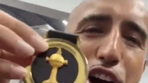 Arturo Vidal le sacó el brillo a su medalla de campeón de la Copa Libertadores con el Flamengo.