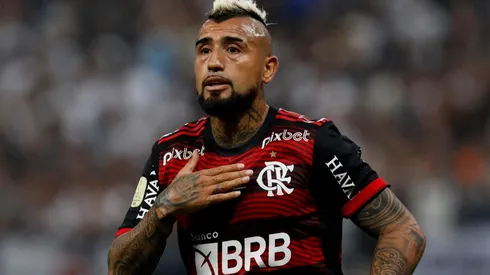 Final de Copa Liberytadores: hinchas ecuatorianos no perdonaron a Arturo Vidal la polémica con Byron Castillo.