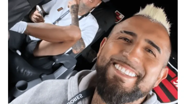 Arturo Vidal y Erick Pulgar esperan la final de la Copa Libertadores con una sonrisa que denota buen ánimo.