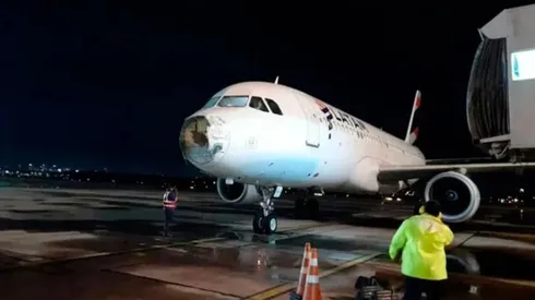 Avión proveniente de Chile debió aterrizar de emergencia en Paraguay: terminó sin un motor