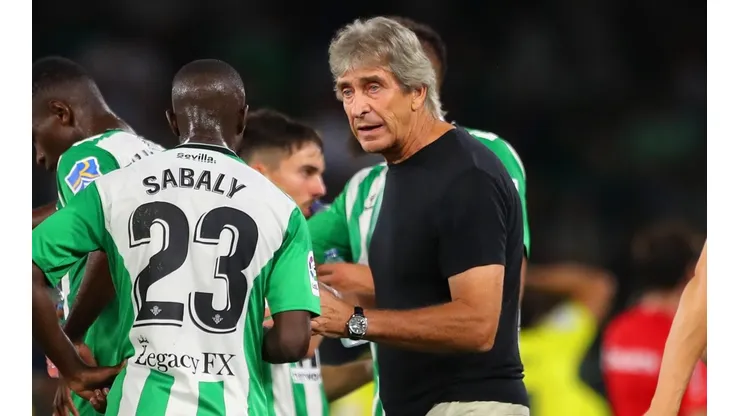 Pellegrini no quedó conforme con el partido, pero valora la clasificación en Europa League.