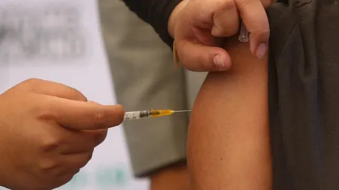 ¿Quiénes reciben la cuarta dosis este míercoles 26 de octubre?