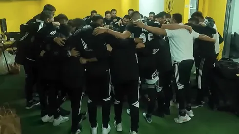 Gabriel Suazo casi hace llorar a sus compañeros con su charla motivacional