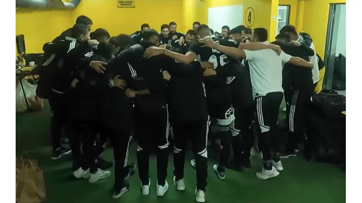 Gabriel Suazo casi hace llorar a sus compañeros con su charla motivacional