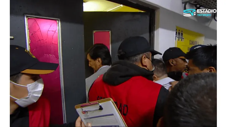 Fernando Díaz llegando al camarín de Colo Colo