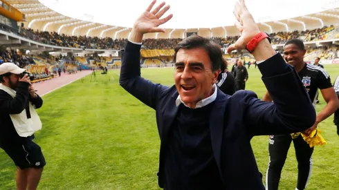 Gustavo Quinteros celebra el título de Colo Colo