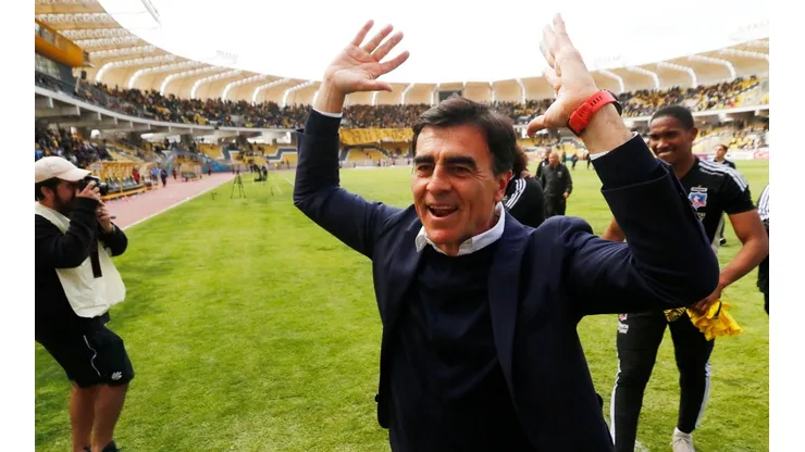 Gustavo Quinteros celebra el título de Colo Colo