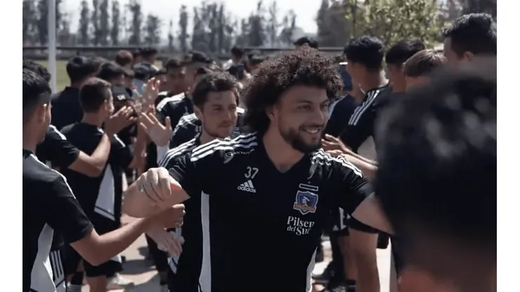 Todos en el estadio Monumental alentaron al plantel de Colo Colo antes del choque con Coquimbo Unido