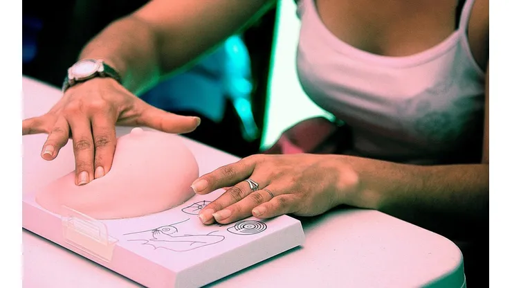 Mujeres de Fonasa mueren más de afiliadas a Isapres por cáncer de mama
